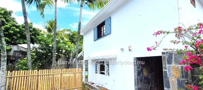 POINTE AUX CANONNIERS – Elegant Coastal Villa with Pool and Garden – 4 Bedrooms
