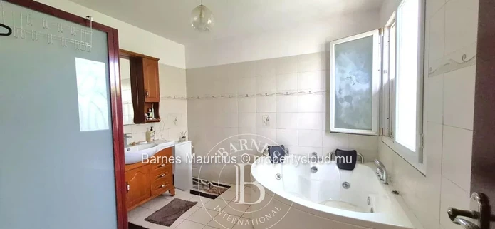 PEREYBÈRE  – Spacieuse et Belle Maison – 4 Chambres