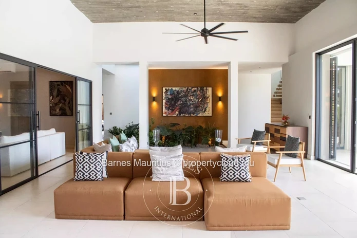 BEAU CHAMP – Contemporary villa with pool and garden - 4 bedrooms