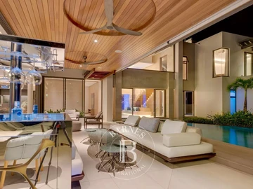 5 Bedroom Villa