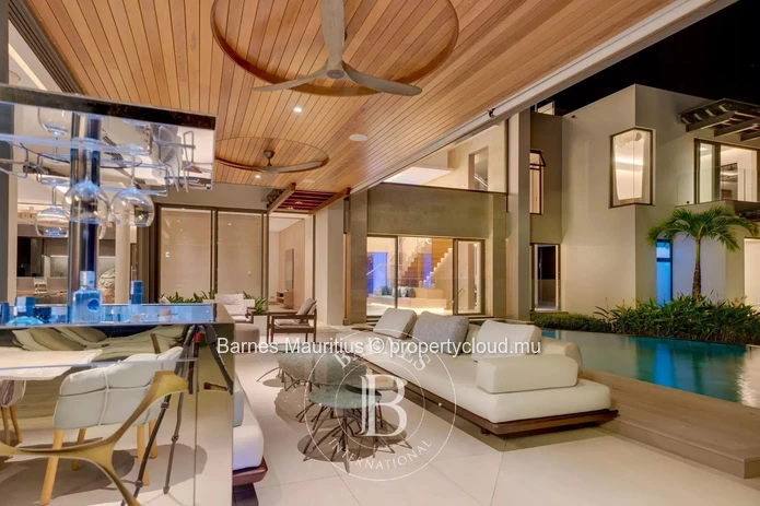BEAU CHAMP – Luxurious golf-front villa with sea view – 5 bedrooms