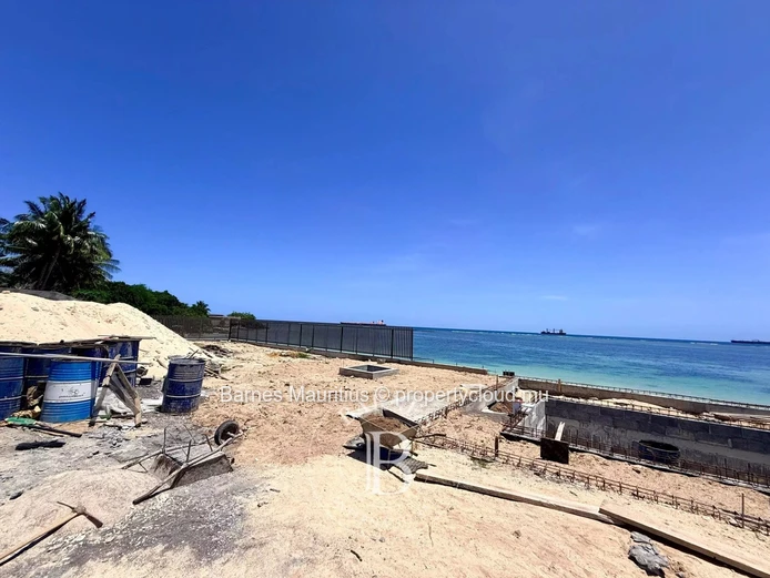 POINTE AUX SABLES - Beachfront Land - 80 Perches