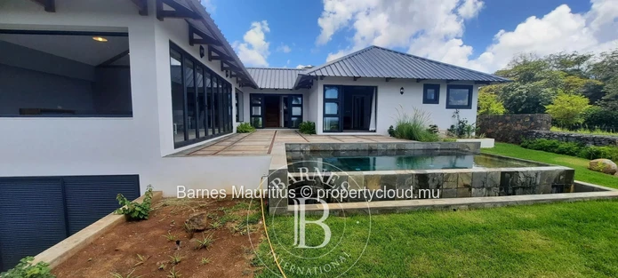 BELLE VUE - Brand New House with 4 Bedrooms
