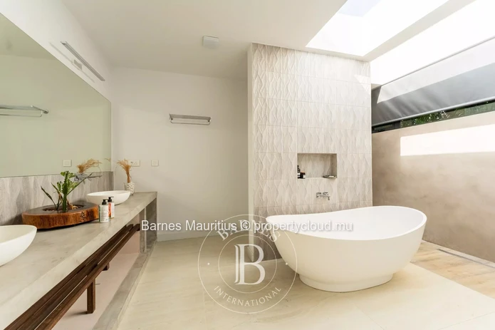 HAUTE RIVE - Golf-Front Villa - 4 Bedrooms