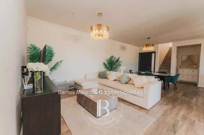 FLIC-EN-FLAC – Elegant 3-Bedroom Apartment