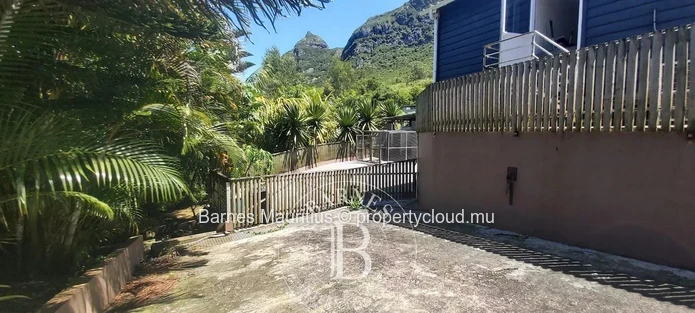 MOKA – Agricultural land with container home – 3,160 m²