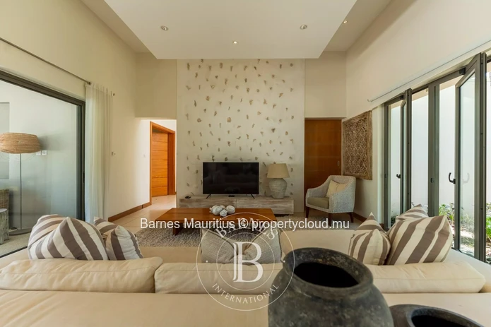 ANAHITA GOLF RESORT - Luxury 5-Bedroom Villa with Golf Course Views