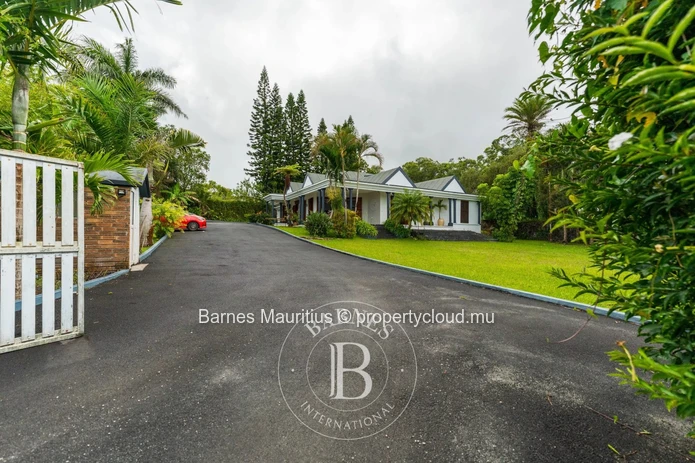 FLORÉAL - Colonial-Style House - 400m²
