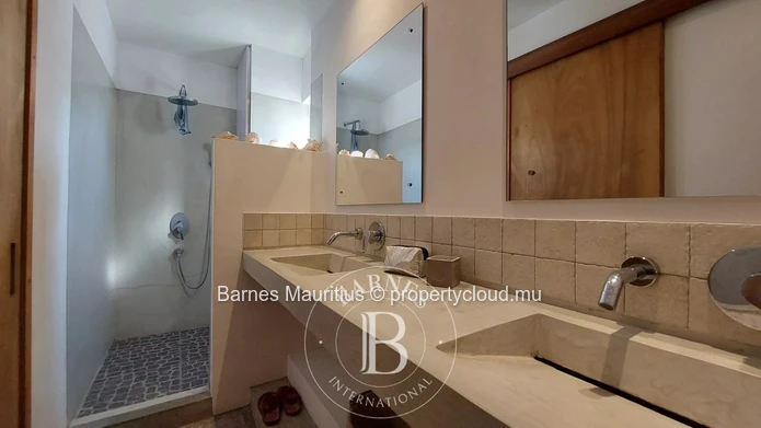 POINTE D'ESNY - Comfortable Duplex Close to Beach Access - 3 Bedrooms.