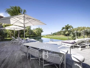 5 Bedroom Villa