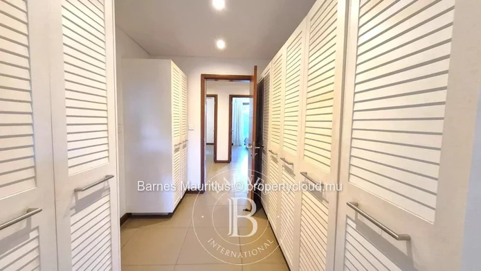 AZURI - Spacious Garden Apartment - 3 Bedrooms