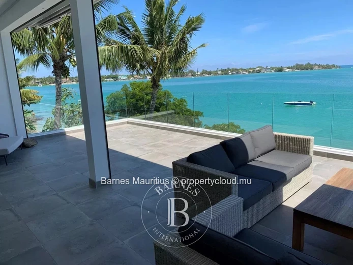 Grand Baie - Seafront Penthouse With 4 Bedrooms