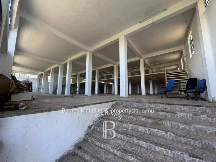 GOODLANDS - Entrepôt - 1415 m²