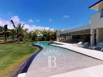 5 Bedroom Villa
