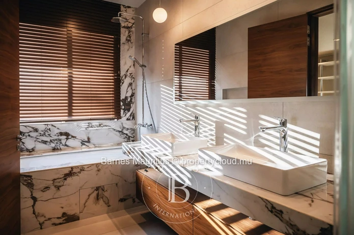 TAMARIN - Villa with Sea and Le Morne Views - 5 Bedrooms