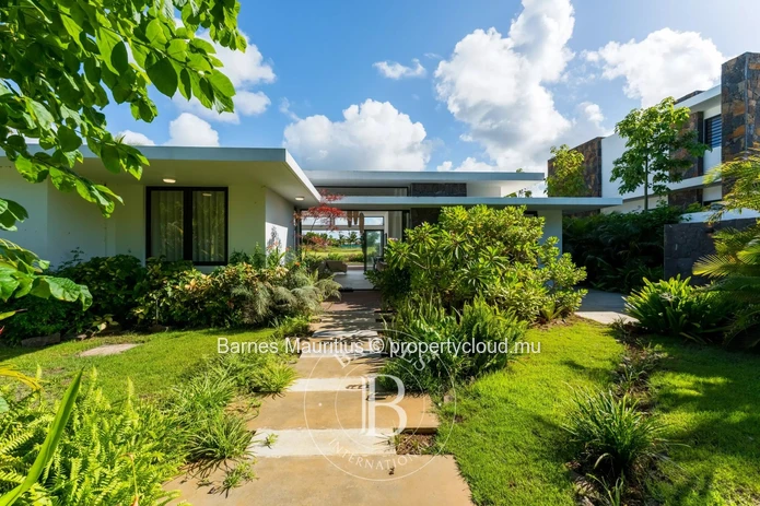HAUTE RIVE - Golf-Front Villa - 4 Bedrooms