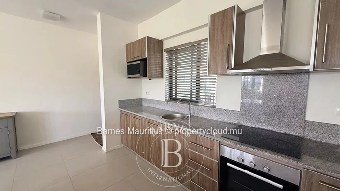 TRIANON – Bright and Secure Apartment with City & Mountain Views – 4 Bedrooms