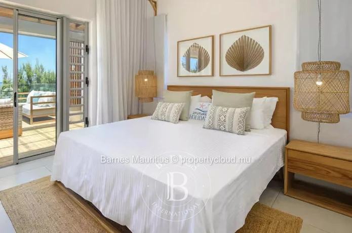 GRAND GAUBE – Waterfront Penthouse – 3 Bedrooms with Exceptional Views