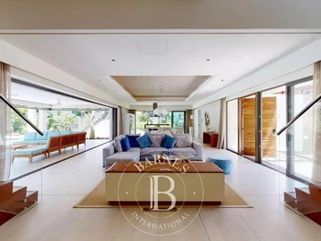 5 Bedroom Villa