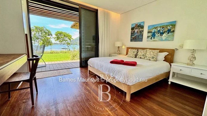 BLACK RIVER – Seafront Villa – 3 Bedrooms