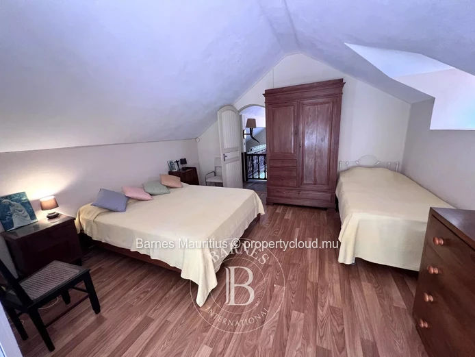 BRAS D'EAU - Large property - 5 bedrooms