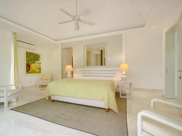 8 Bedroom Villa