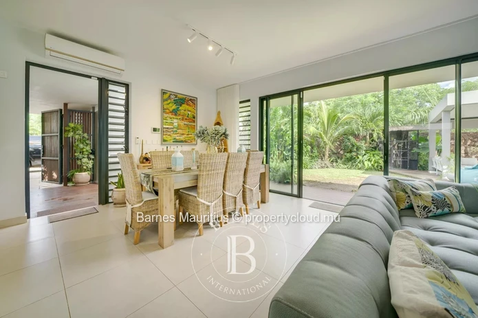 ROYAL PARK – Modern Villa with pool –  4 bedrooms