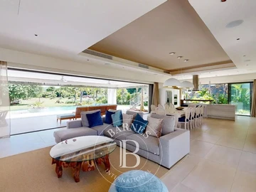 5 Bedroom Villa