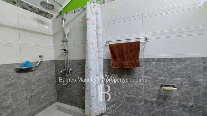 BAIN BOEUF - Semi-Detached Villas Near the Beach - 9 Bedrooms