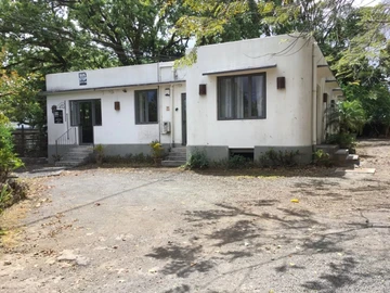 8 Bedroom House