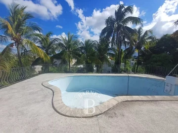 4 Bedroom Apartment