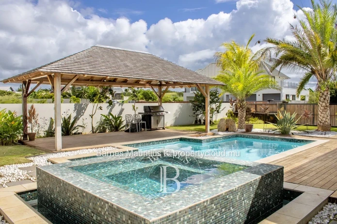 BEAU VALLON – Contemporary home with independent apartment – 5 bedrooms