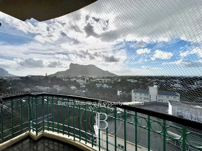 QUATRE BORNES - Duplex - 4 Bedrooms - 330 m²