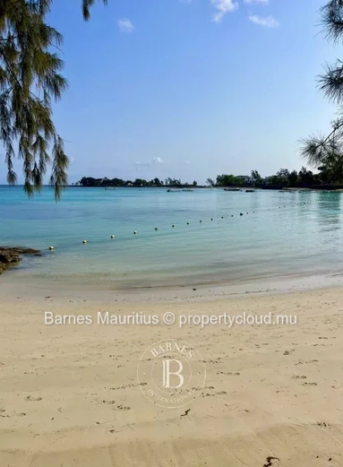 PEREYBÈRE - Brand New 3-Bedroom Beachfront Apartment