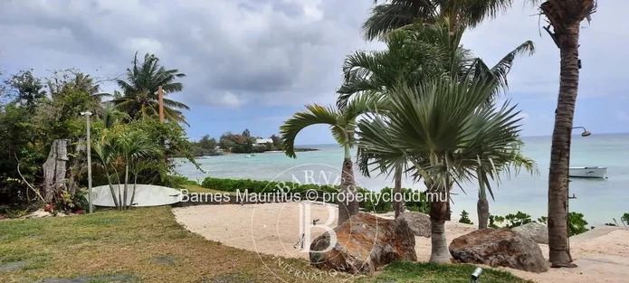 Pereybere Sea Front Apartment With 3 Bedrooms
