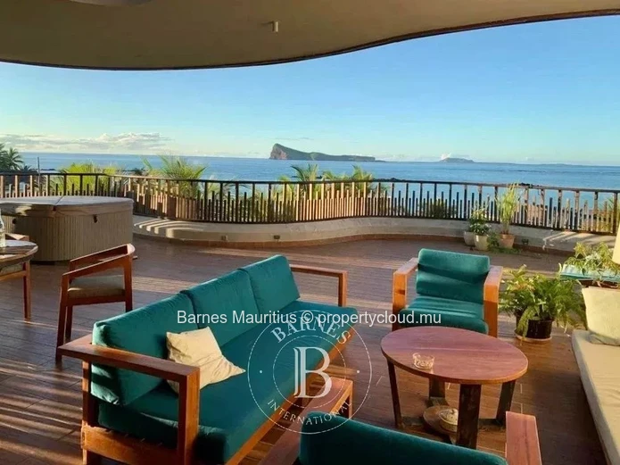 CAP MALHEUREUX – FRONT DE MER-PENTHOUSE  3 chambres