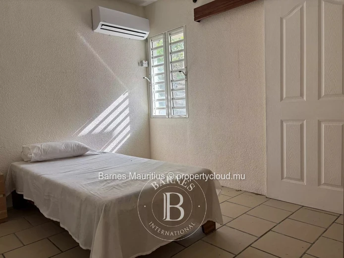 BLUE BAY - 2 Bungalow with swimming pool - 8 bedrooms