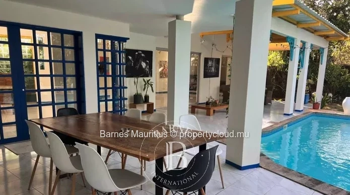 PEREYBERE - Charming family home with swimming pool - 4 bedrooms