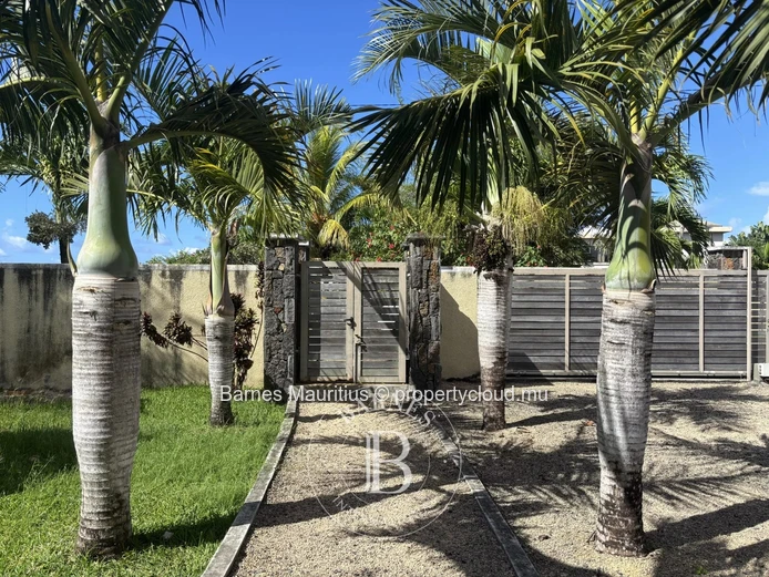 Beau Vallon - Residential complex - 1 house and 4 flats