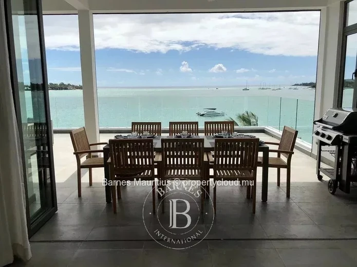 Grand Baie - Seafront Penthouse With 4 Bedrooms