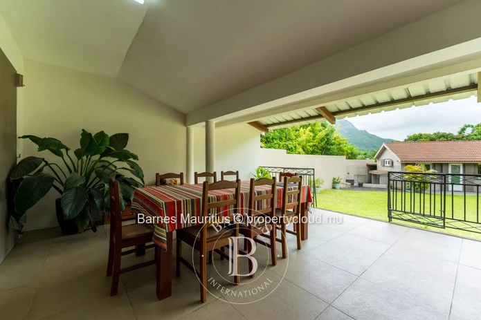 MOKA - Large Family House with Pool for Sale - 6 Bedrooms