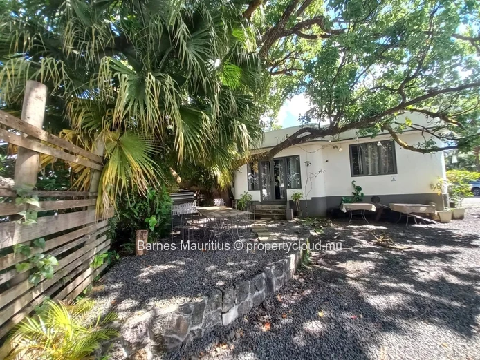 CUREPIPE - 2 detached houses that can be used as retail spaces - 420 m²