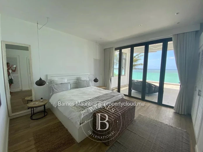 Grand Baie - Seafront Penthouse With 4 Bedrooms