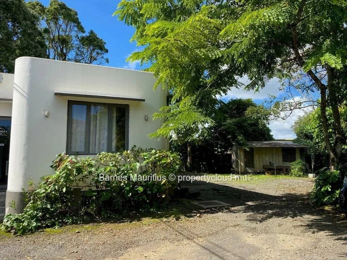 CUREPIPE - 2 detached houses that can be used as retail spaces - 420 m²