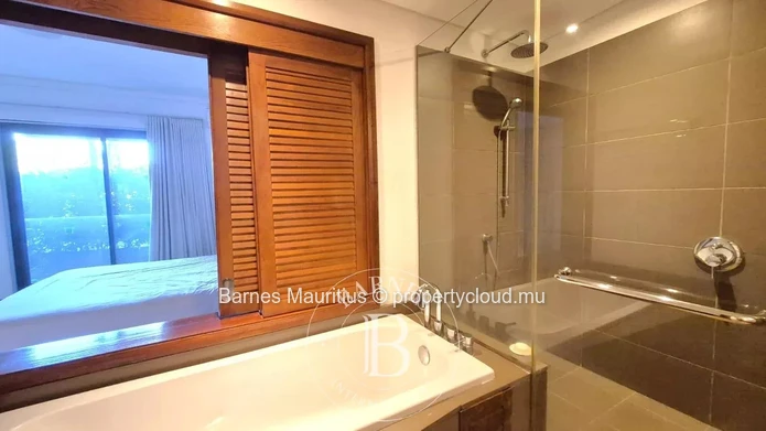 AZURI - Spacious Garden Apartment - 3 Bedrooms