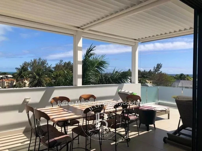TAMARIN. Spacious Penthouse with Sea View, 3 Bedrooms