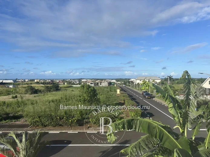 BEAU VALLON – Contemporary family home with pool - 4 bedrooms