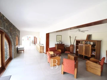 7 Bedroom House