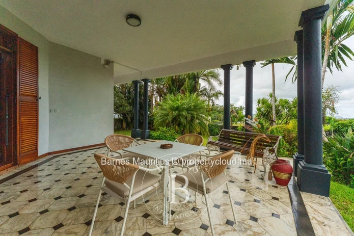 FLORÉAL - Colonial-Style House - 400m²