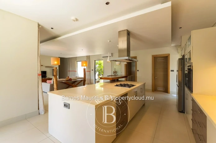ANAHITA GOLF RESORT – Exceptional 4-Bedroom Villa with Pool and Park Views